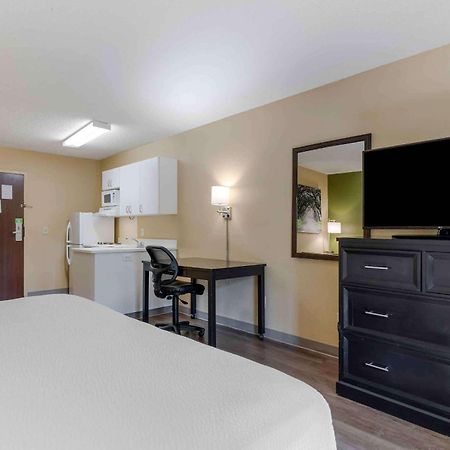 Extended Stay America Select Suites - Rockford - State Street Bagian luar foto
