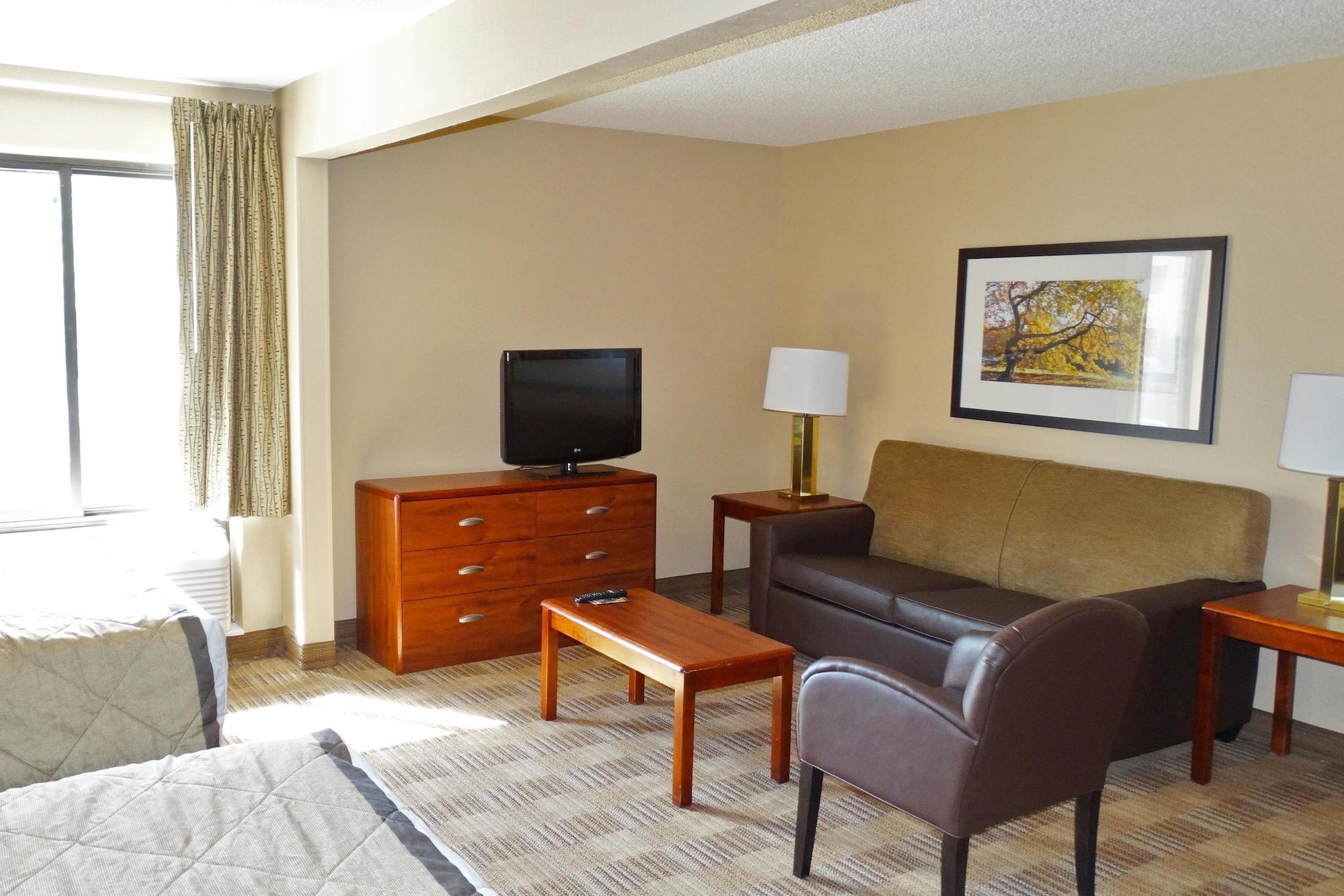 Extended Stay America Select Suites - Rockford - State Street Bagian luar foto
