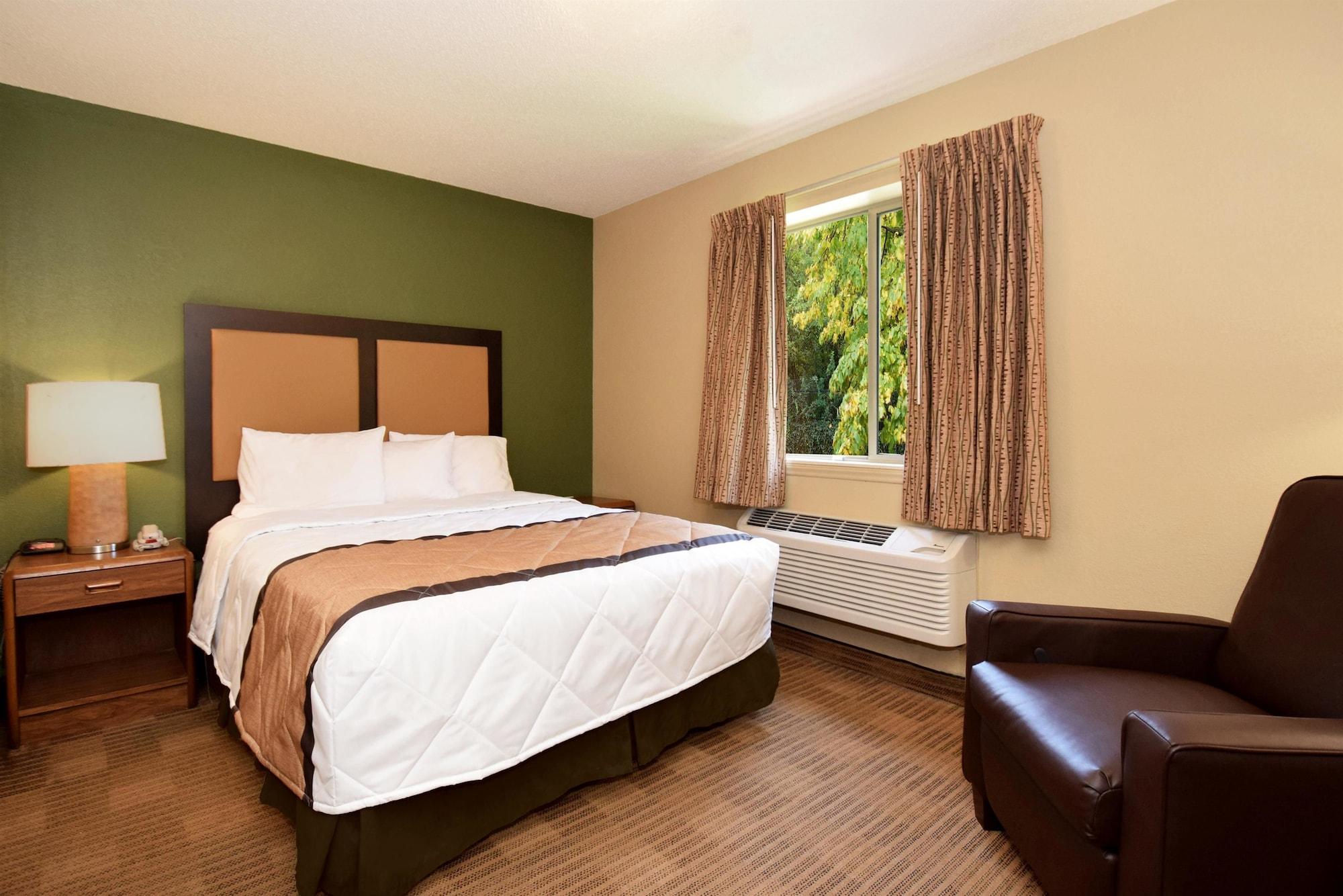 Extended Stay America Select Suites - Rockford - State Street Bagian luar foto