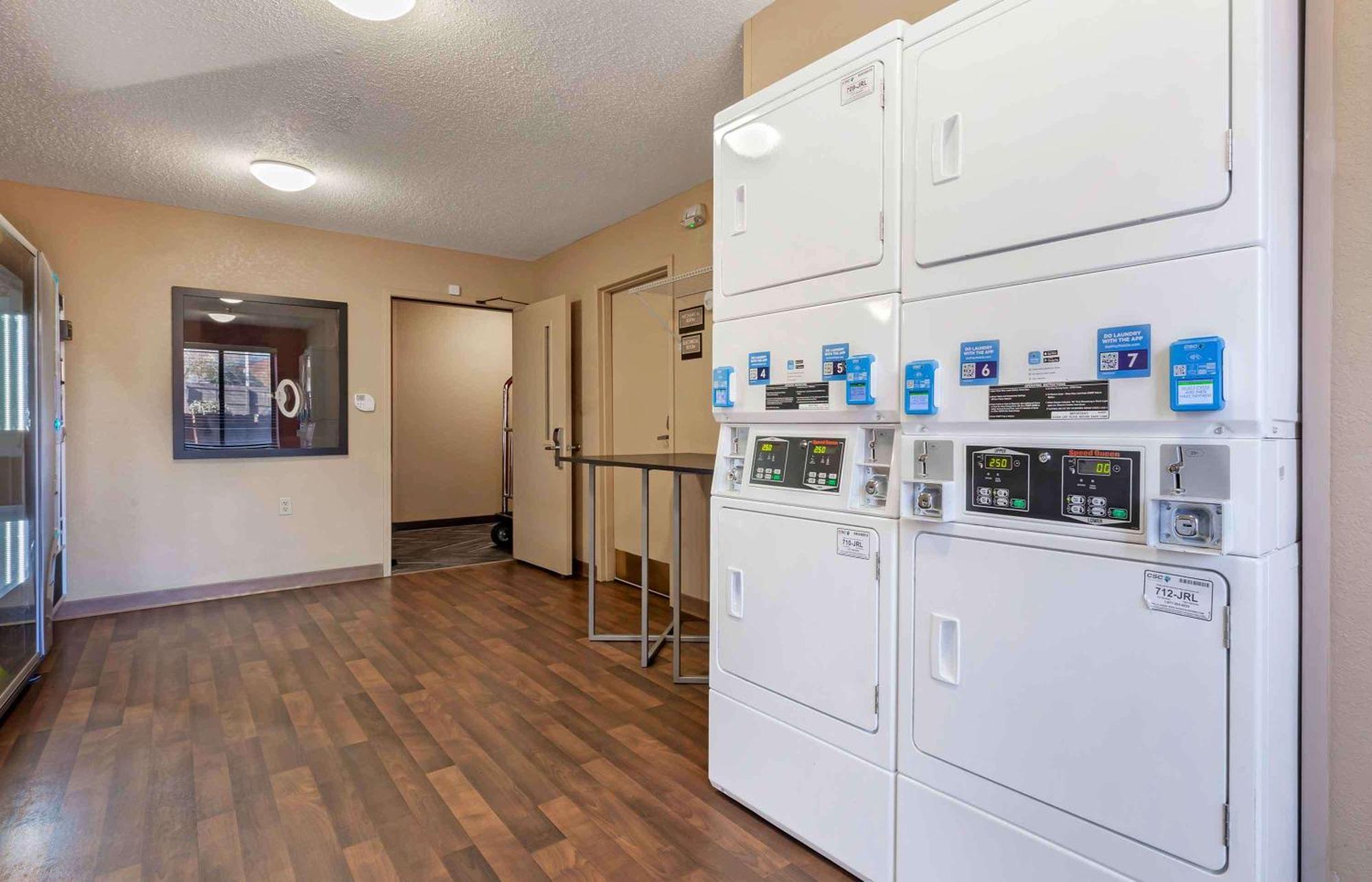 Extended Stay America Select Suites - Rockford - State Street Bagian luar foto