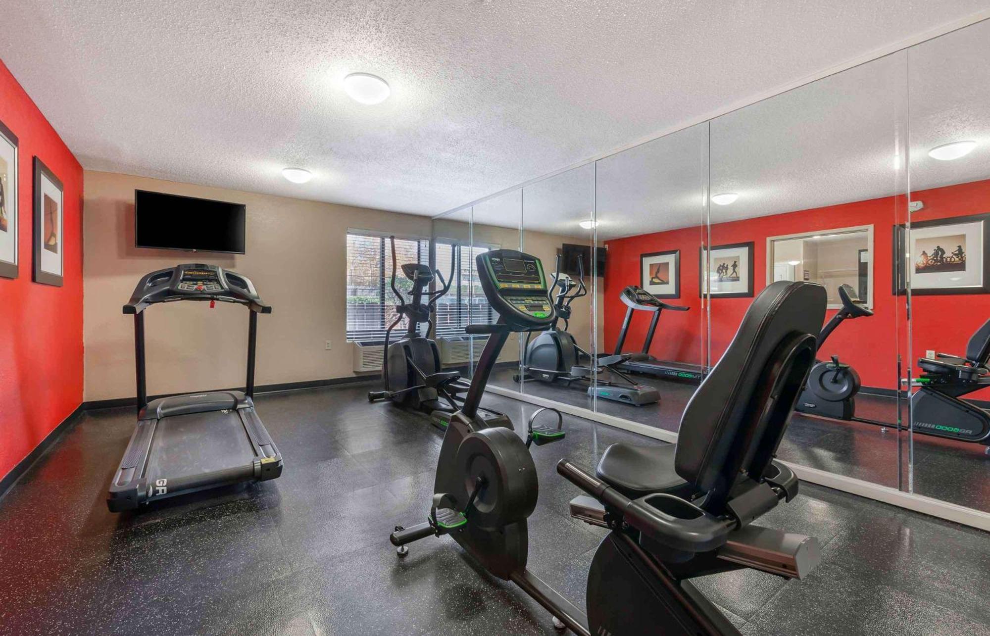 Extended Stay America Select Suites - Rockford - State Street Bagian luar foto