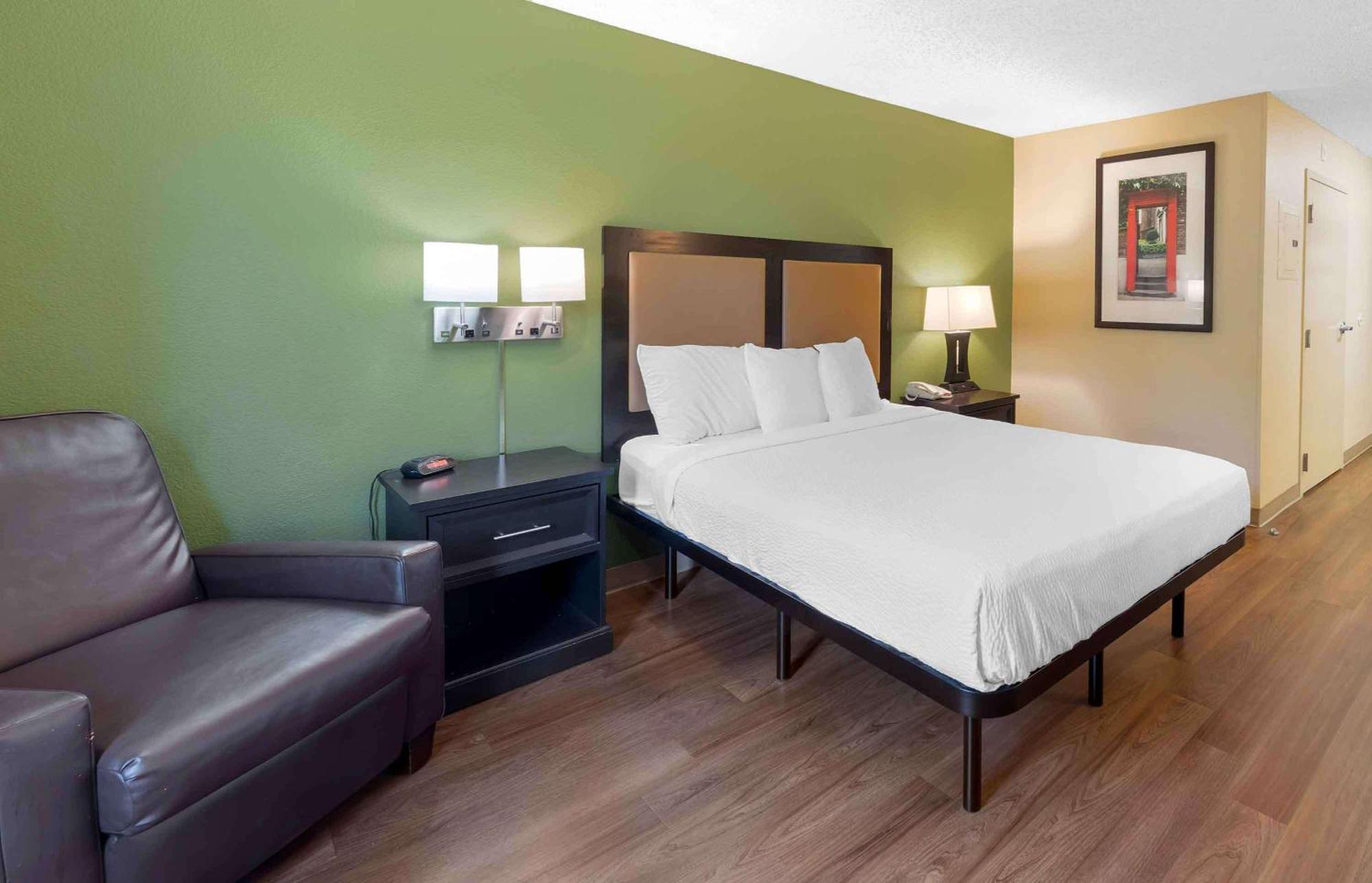 Extended Stay America Select Suites - Rockford - State Street Bagian luar foto