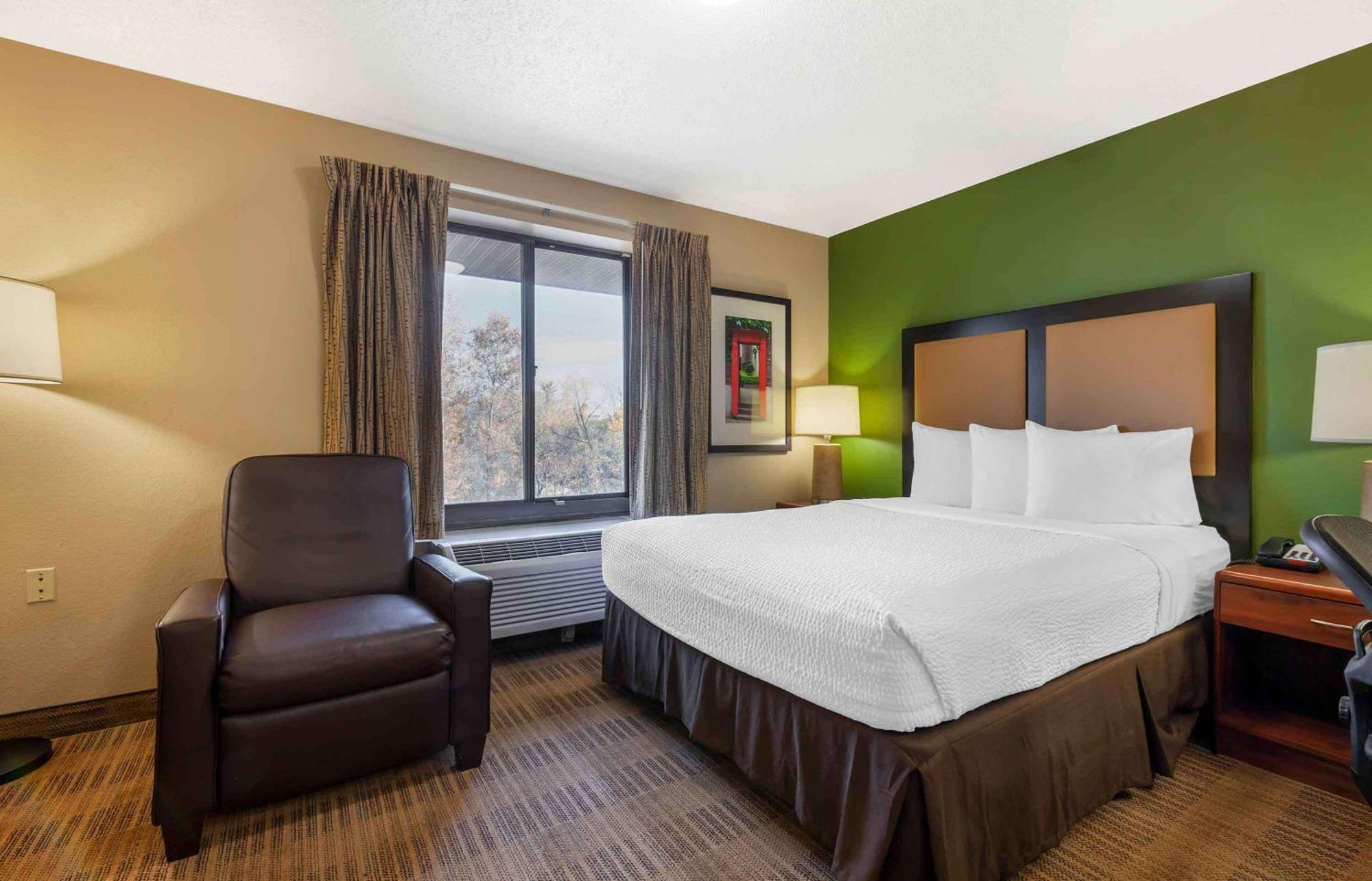 Extended Stay America Select Suites - Rockford - State Street Bagian luar foto