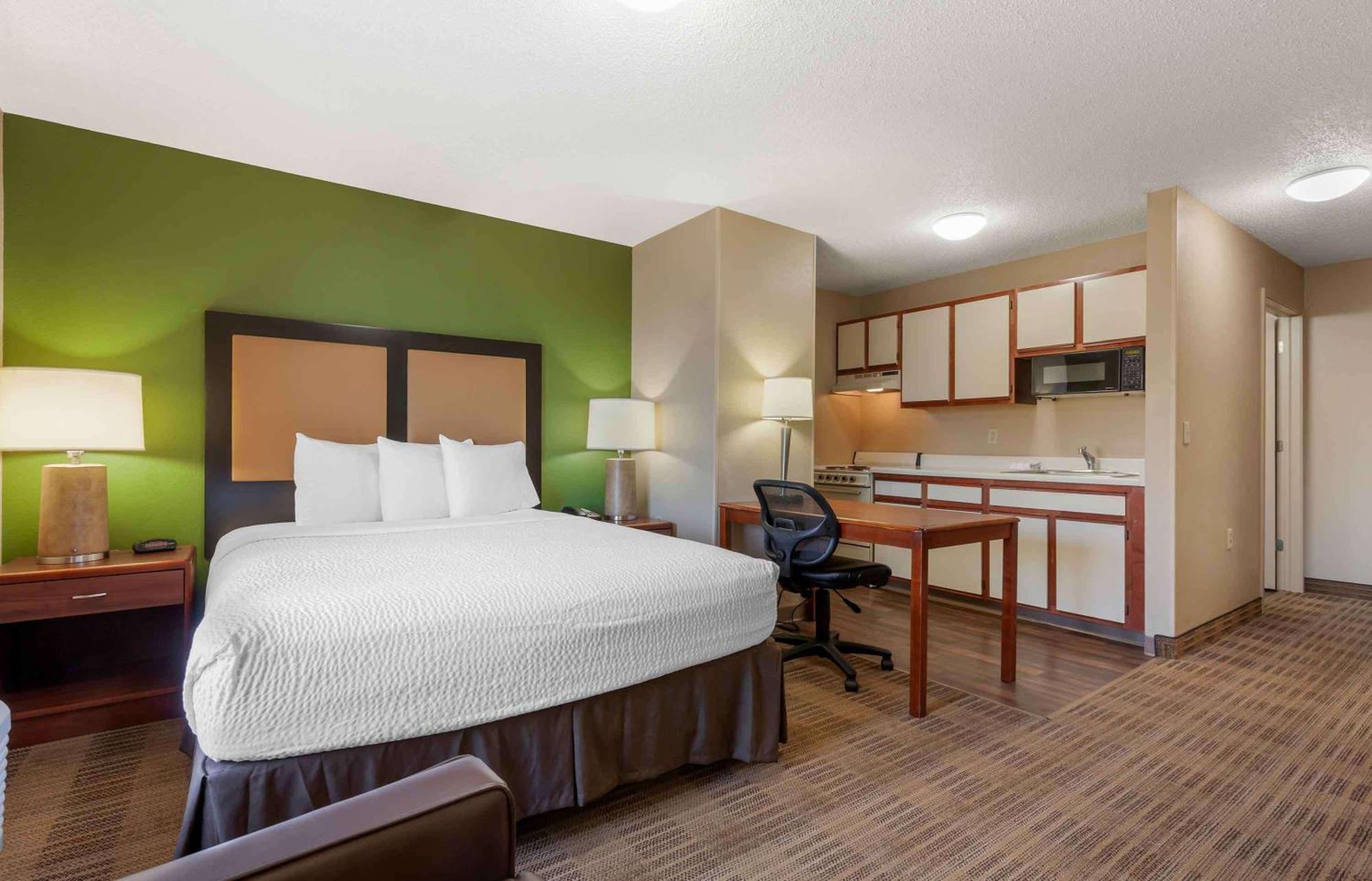 Extended Stay America Select Suites - Rockford - State Street Bagian luar foto