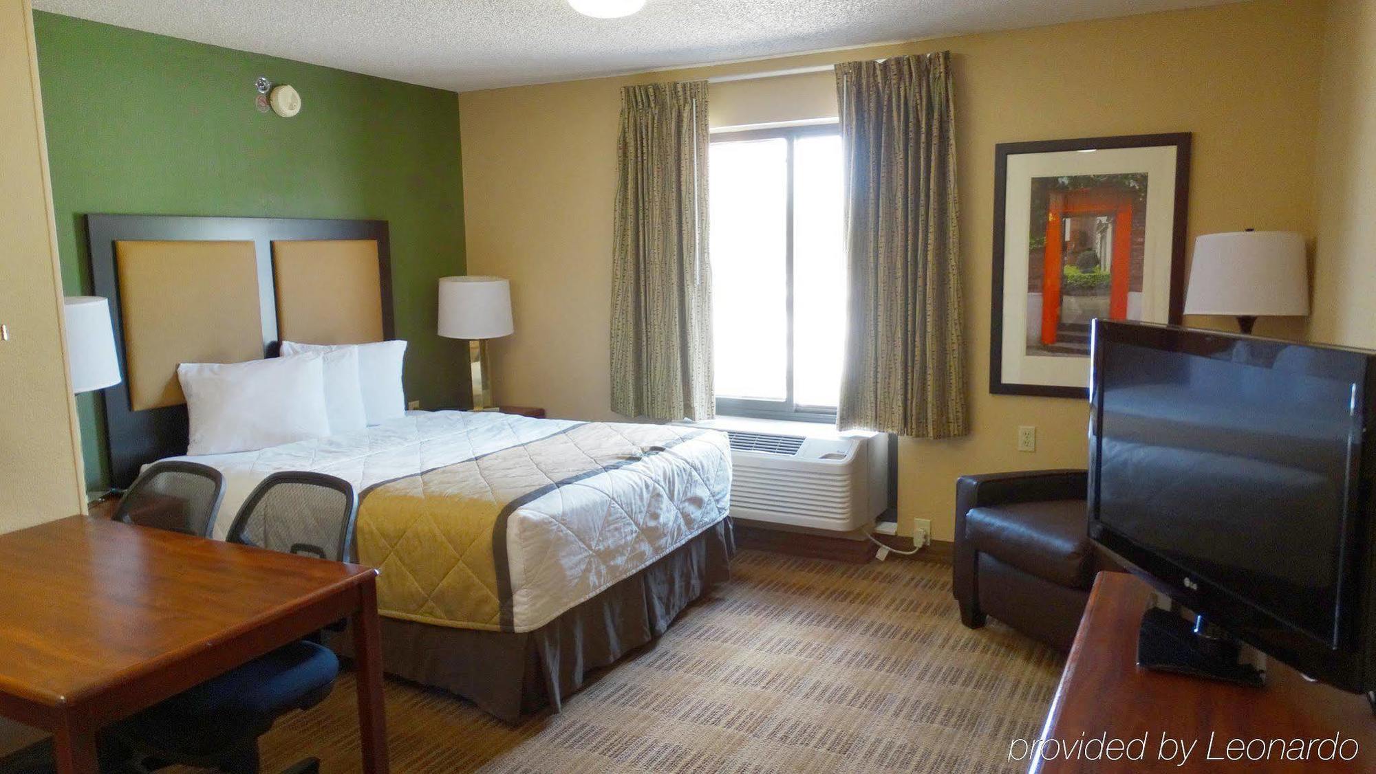 Extended Stay America Select Suites - Rockford - State Street Bagian luar foto